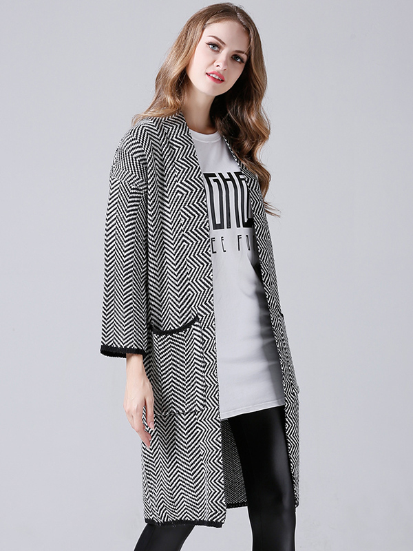 Black Thread Design Knit Cardigan