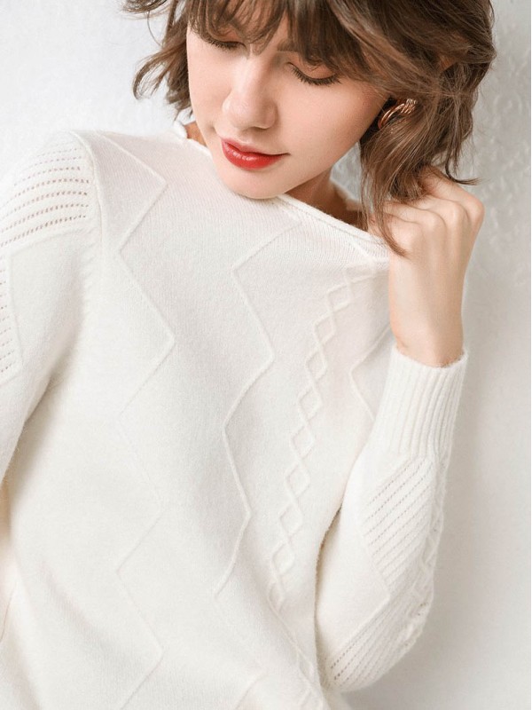 White Round Neck With Twist Pattern