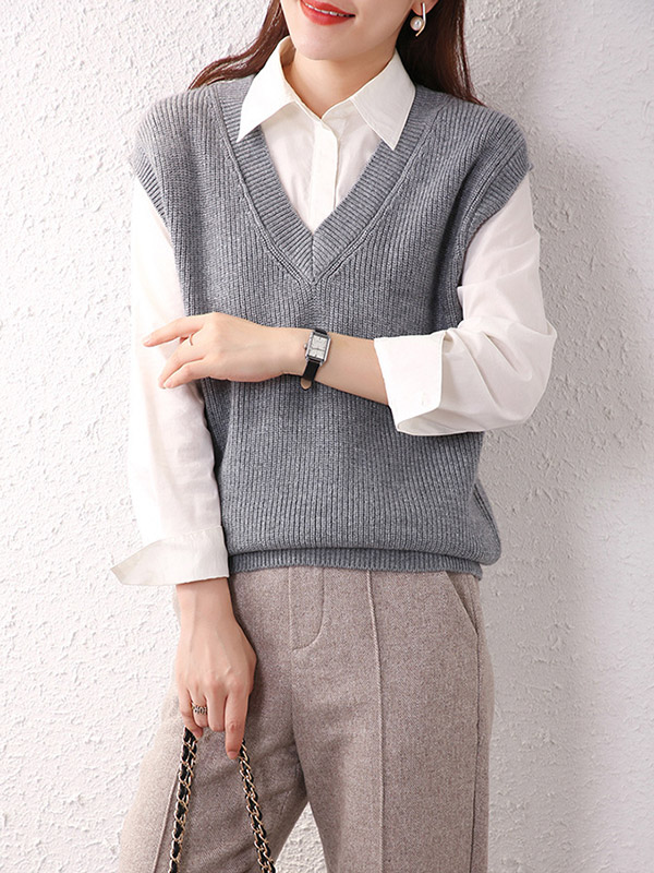 Grey V-neck Oversize Knit Vest
